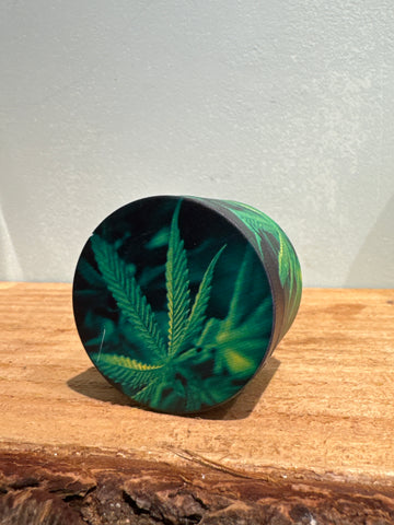 Zwart met groen grinder